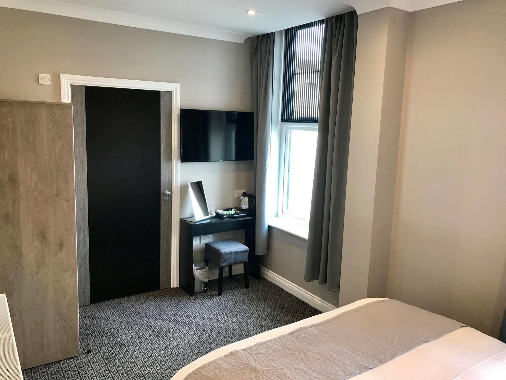 The Raven Hotel コービー エクステリア 写真